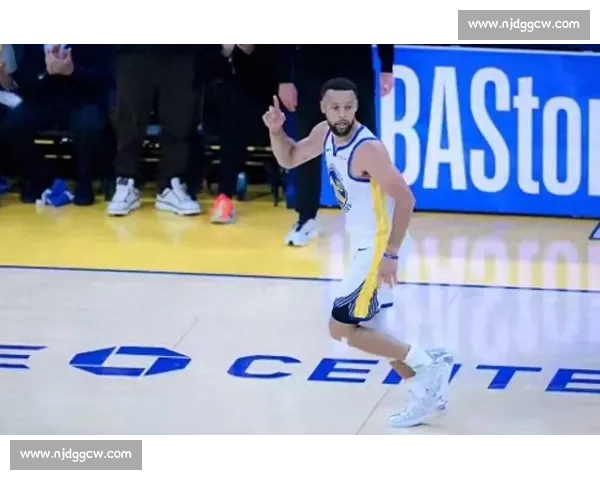NBA直播焦点战湖人对决勇士詹姆斯库里巅峰之夜前瞻看点解析