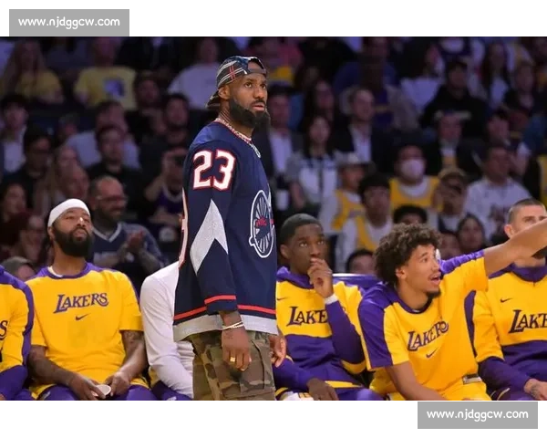 皮尔斯对决詹姆斯的时代碰撞与宿敌传奇再度被提起篮球史上的经典对抗全景回顾