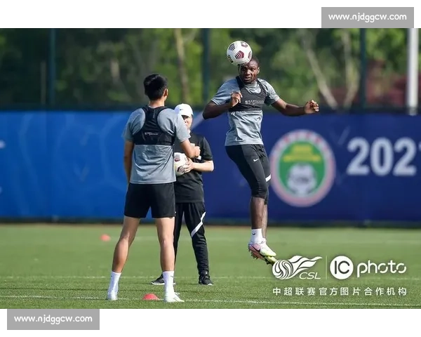 申花对决亚泰焦点之战攻防博弈与赛季走势前瞻分析全面解读看点